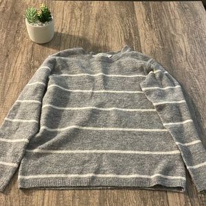 ✨H&M gray knit sweater✨